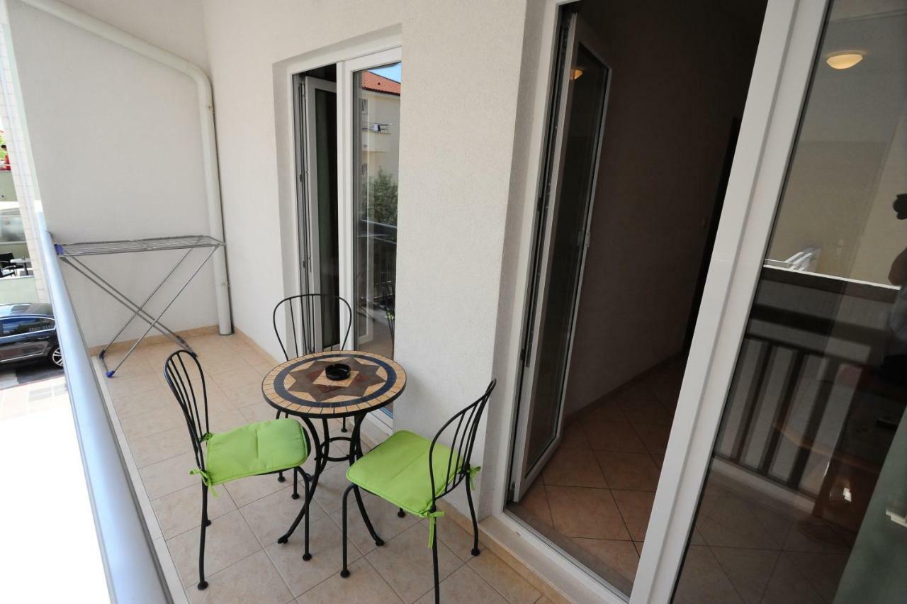 Apartments Knezevic Makarska Esterno foto