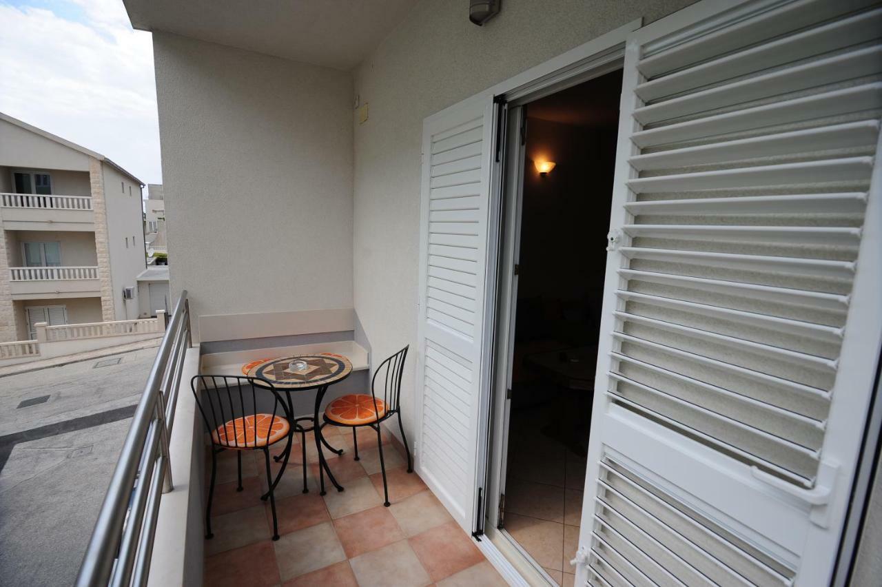Apartments Knezevic Makarska Esterno foto