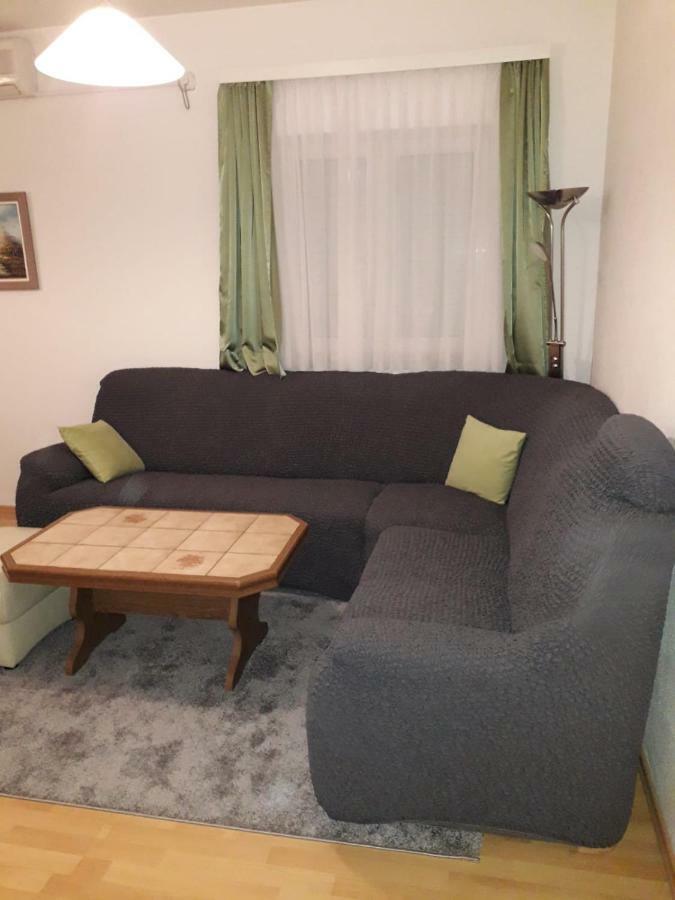 Apartments Knezevic Makarska Esterno foto