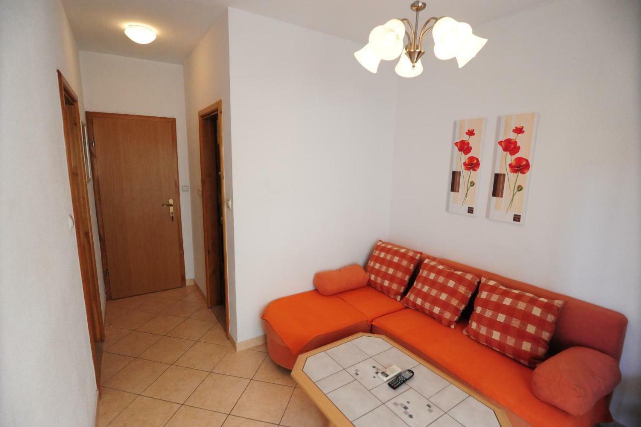 Apartments Knezevic Makarska Esterno foto