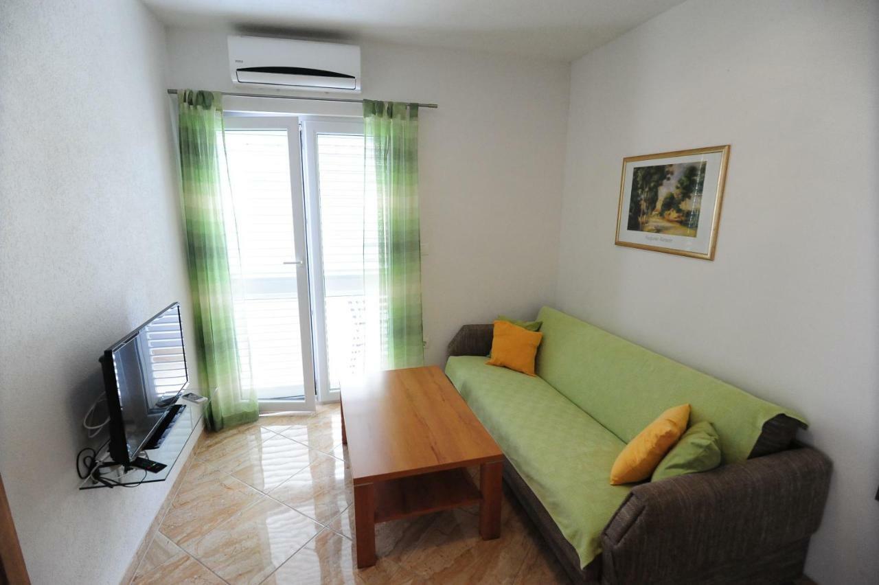 Apartments Knezevic Makarska Esterno foto