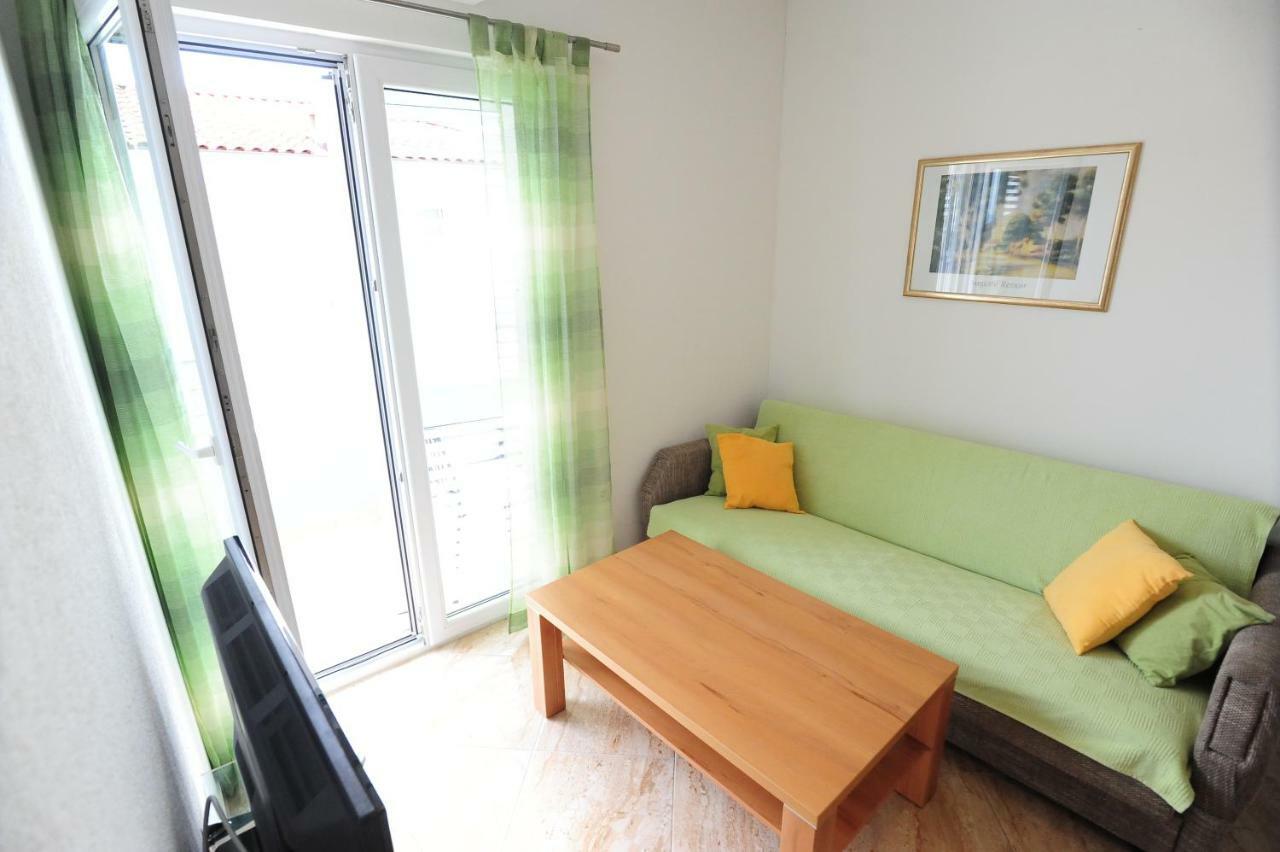 Apartments Knezevic Makarska Esterno foto