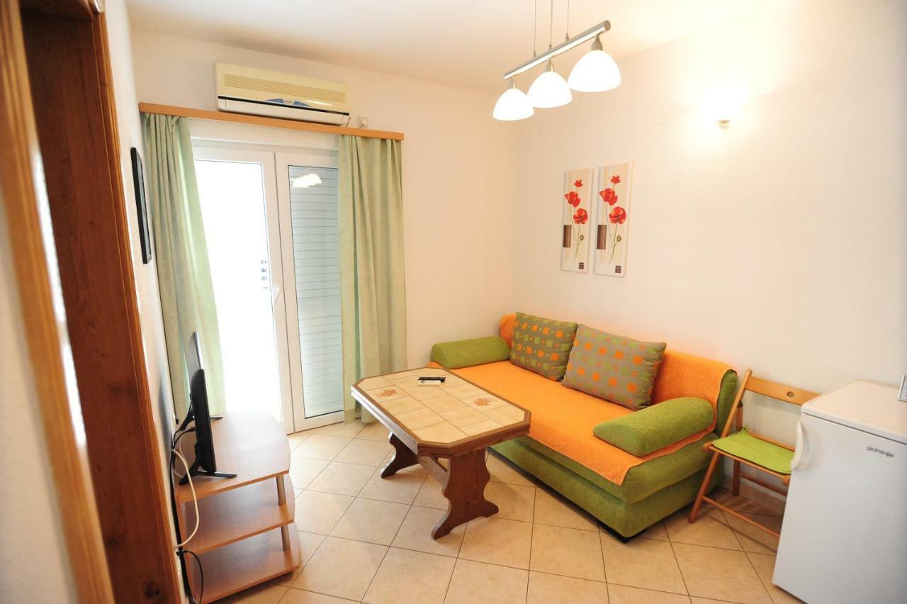 Apartments Knezevic Makarska Esterno foto